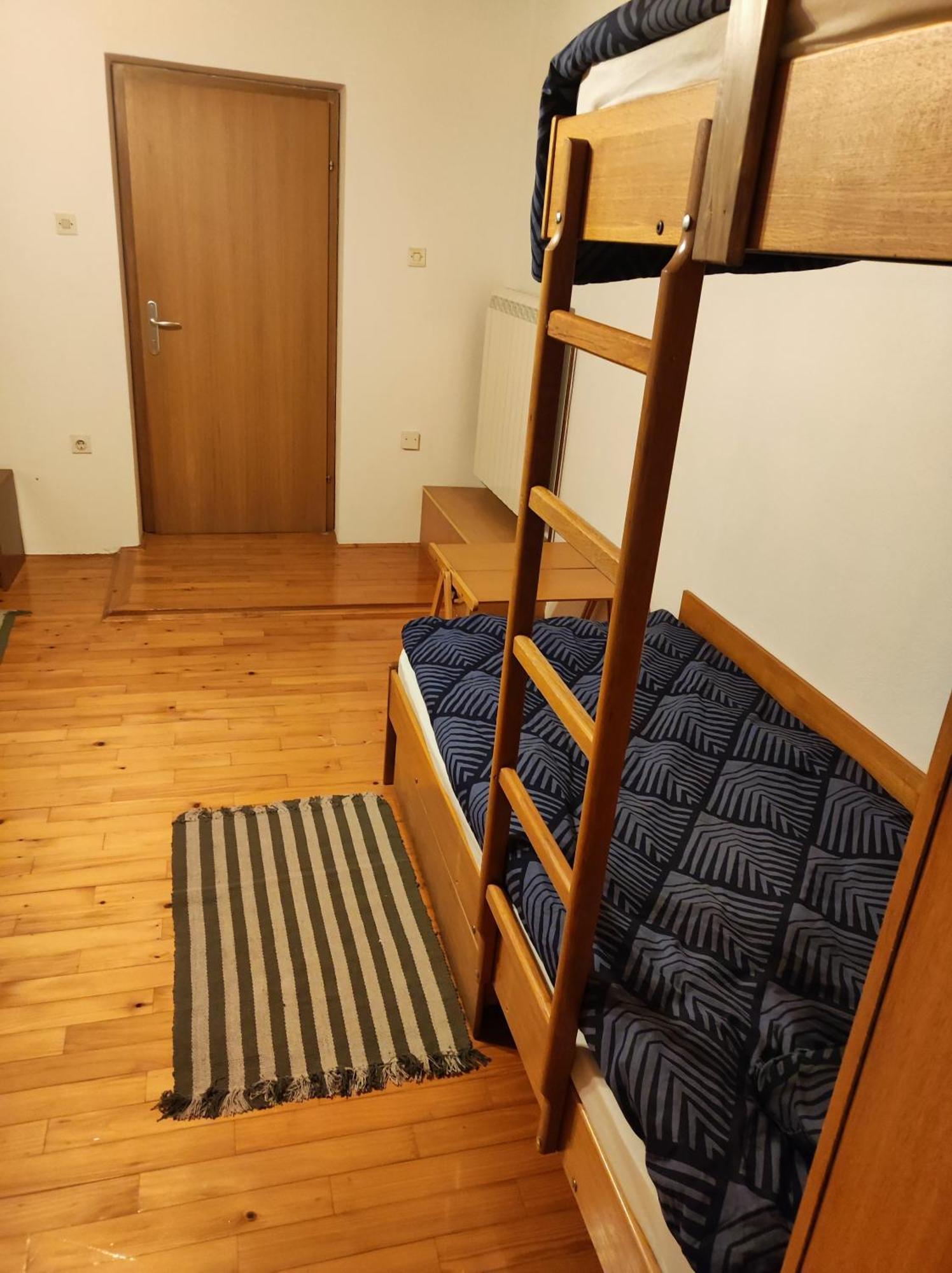 Family Hostel Pivka Pokoj fotografie